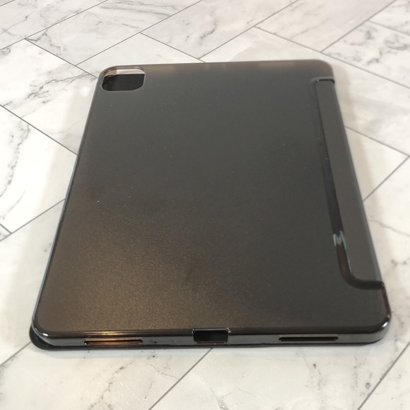 NWT iPad Cover Case 10.8" for iPad Pro 11 Black New With Tags - Picture 4 of 7